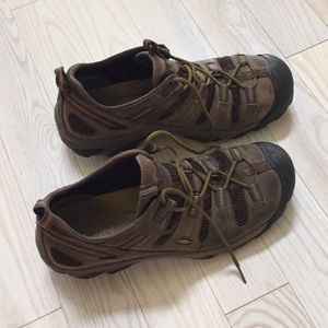 Keen steel toed work shoes size 11